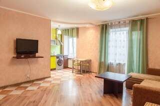 Апартаменты Apartment Triokhsviatytelskaya Street 3 Киев-6